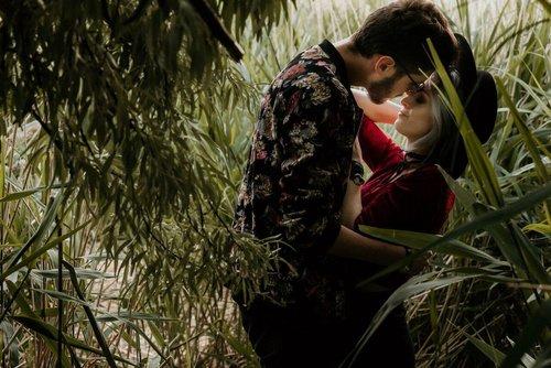 mobile - carousel-hero-element image-0